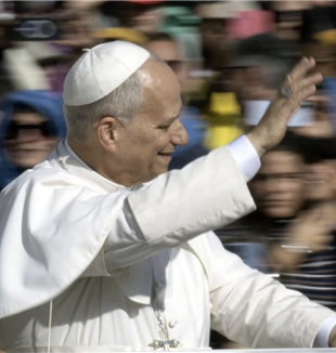 Pope Leo XIV arriving in St. Peter's Square for an audience with educators (©Alessia Giuliani / Catholic Press Photo)